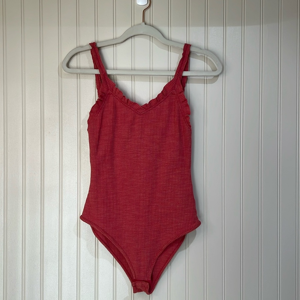 POL women’s Ribbed Ruffle Cami Bodysuit NWOT